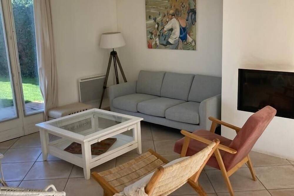 House surrounded by a garden, 5 mns walk from the beach. Saturday to Saturday. in Wissant, Boulogne-sur-Mer region