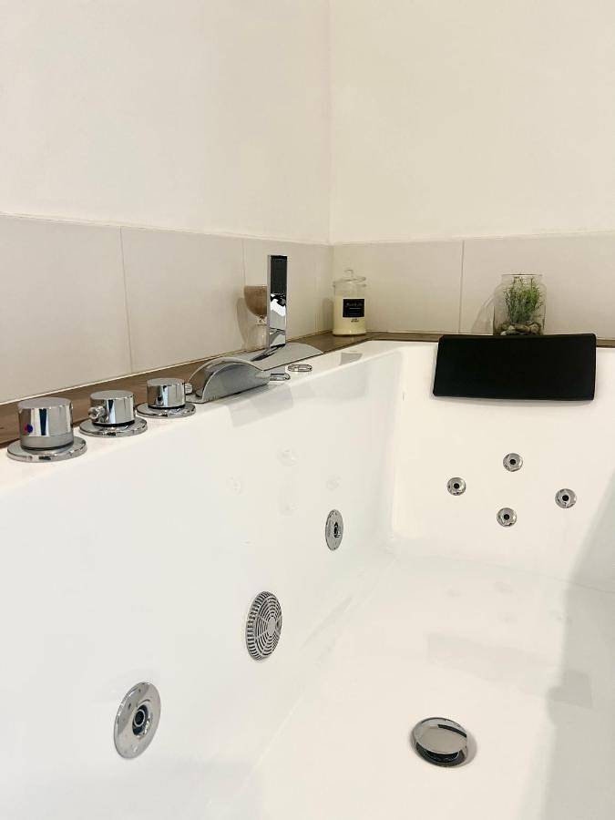 Gîte pour 6 personnes, avec jacuzzi, animaux acceptés à Sumène - 4