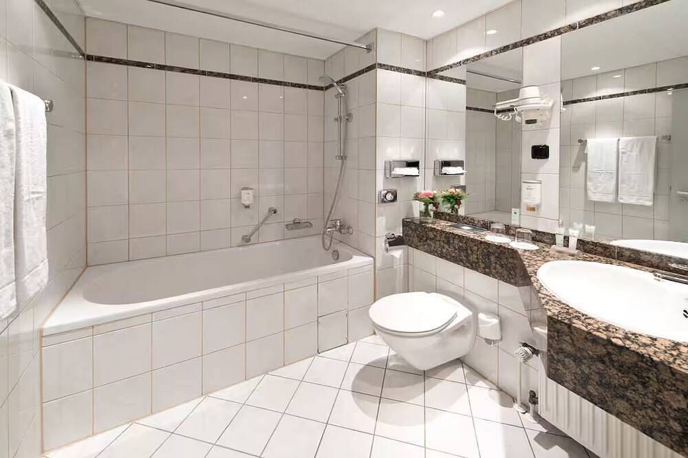 Unwind in Inviting Room w/ Onsite Sauna | Steps to Ruhr Park Shopping Center in Bochum, Ruhrgebiet