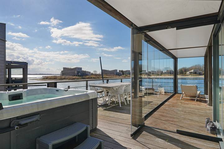 Ferienhaus für 4 Personen, mit Whirlpool und Terrasse sowie Sauna in Ouddorp