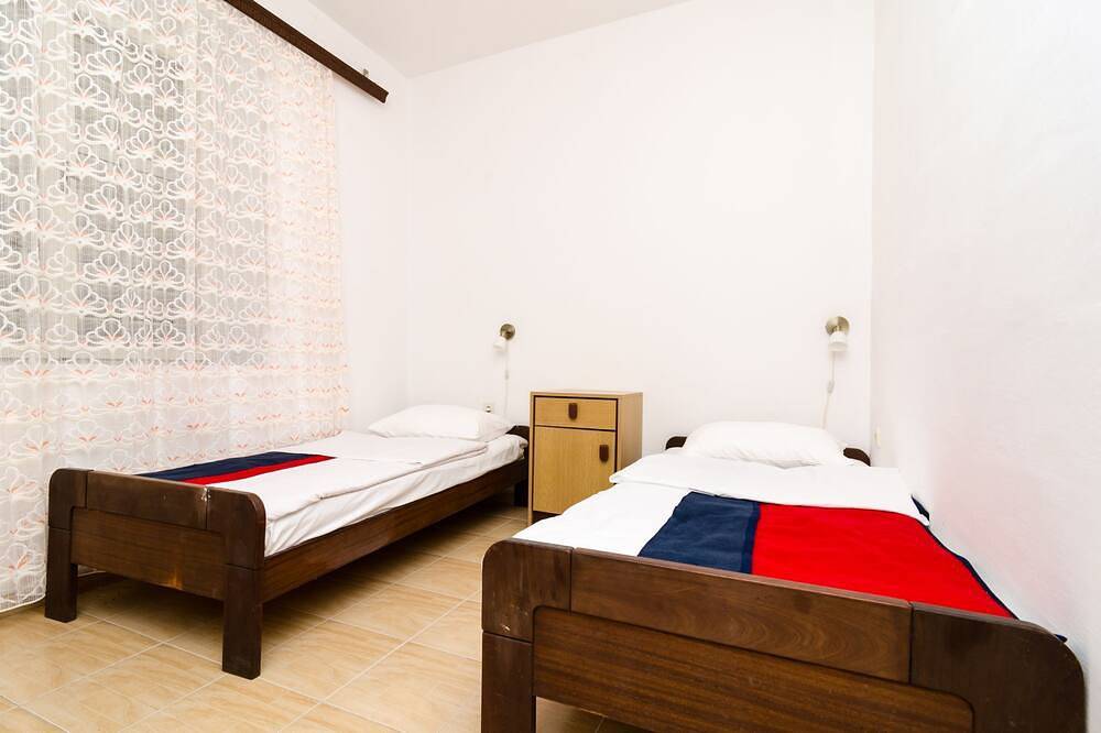Guest House Kiko - Budget Zweibettzimmer - Nr. 2 in Pomena, Mljet