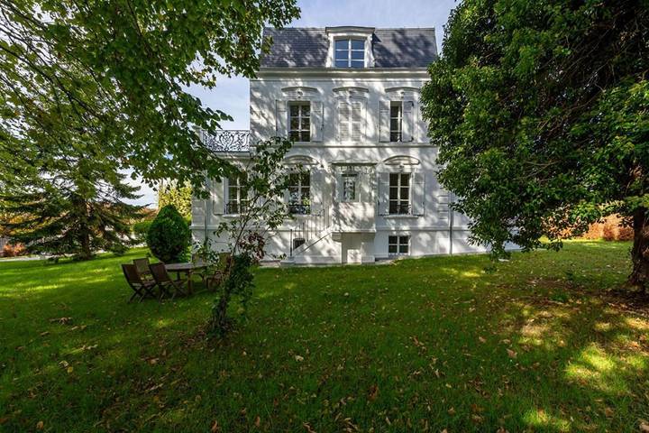 Gîte pour 2 personnes, avec jardin ainsi que vue et balcon à Brunoy - 3
