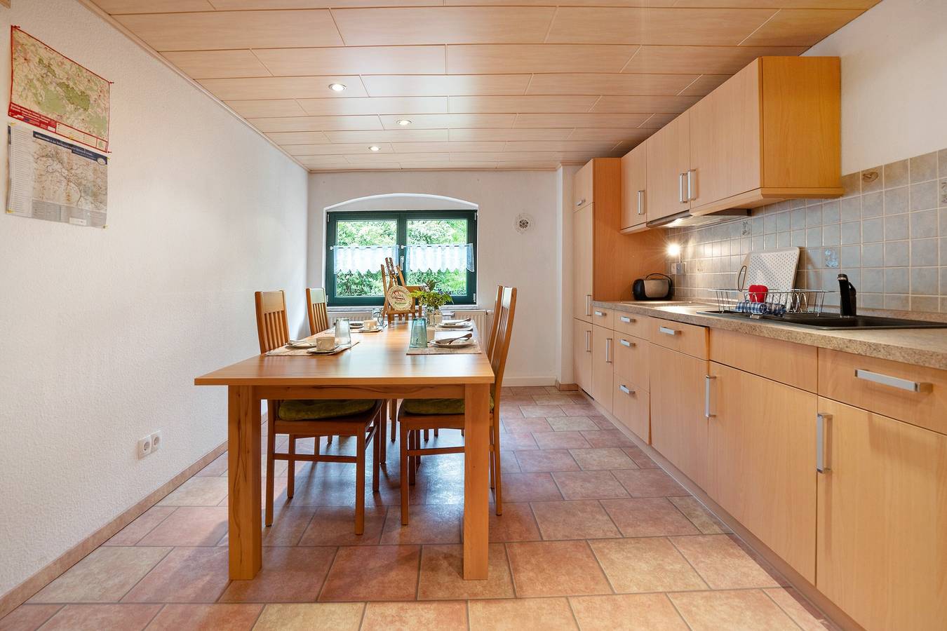 Ganze Wohnung, Ferienwohnung 'Wohnung Volksgut' mit Bergblick, privater Terrasse und Wlan in Bad Gottleuba-Berggießhübel, Elbsandsteingebirge