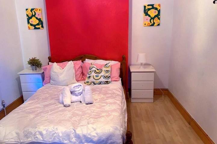 Holiday rental for 10 people in Walsall