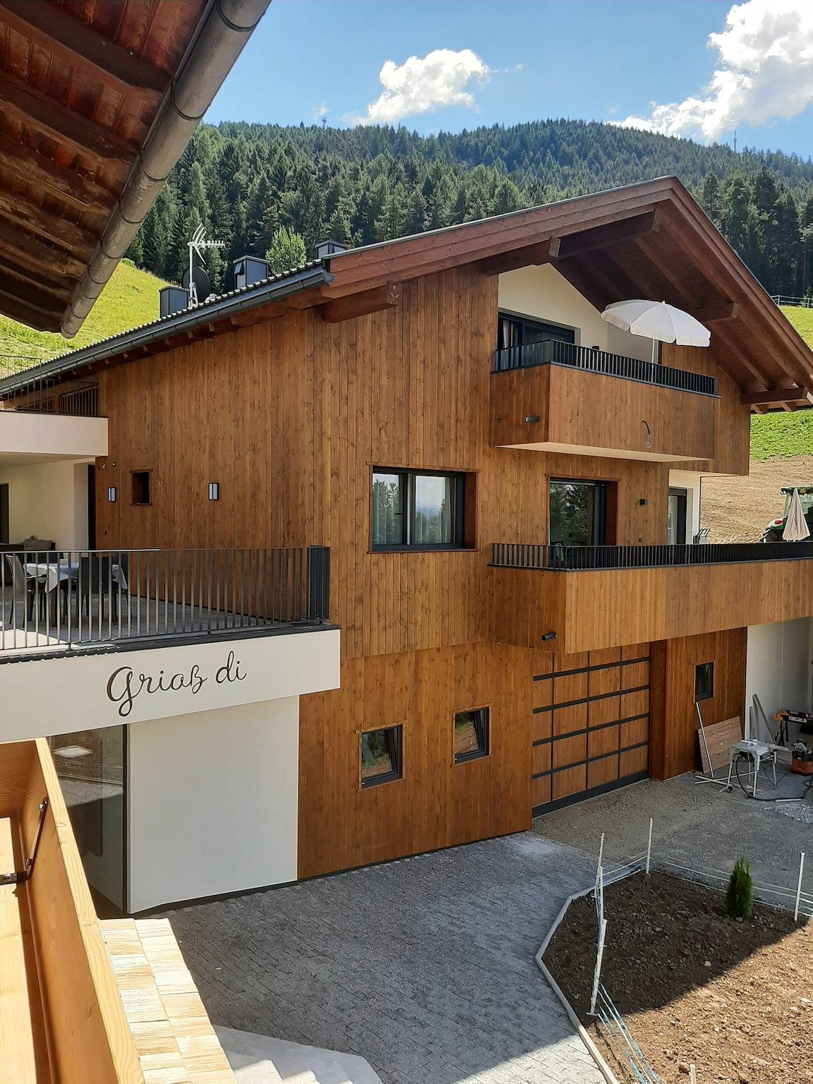 Appartement entier, Appartement Ladinser Hof Sternenhimmel avec vue sur les montagnes et terrasse privée. in Tiosels, Castelrotto