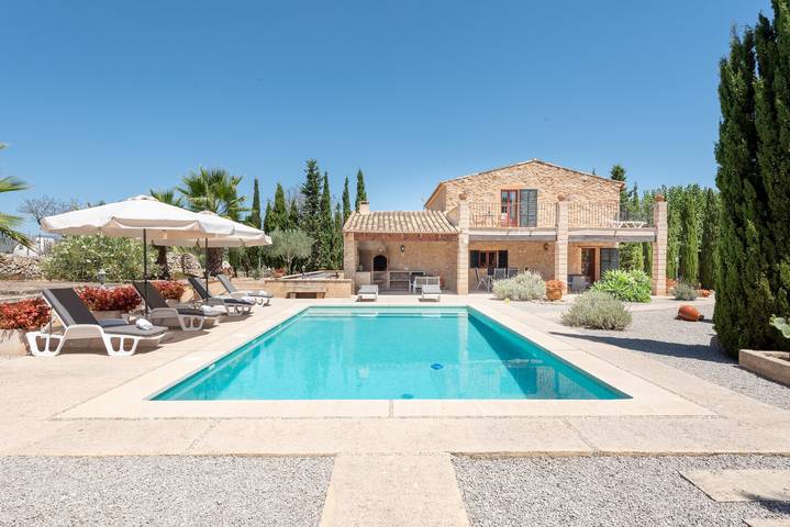 Villa für 6 Personen, mit Balkon und Garten