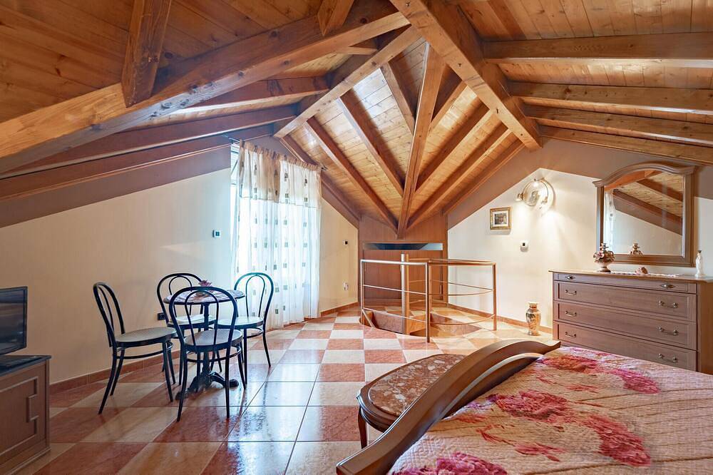 Stunning home in Rijeka with Wifi in Rijeka, Primorje-Gorski Kotar