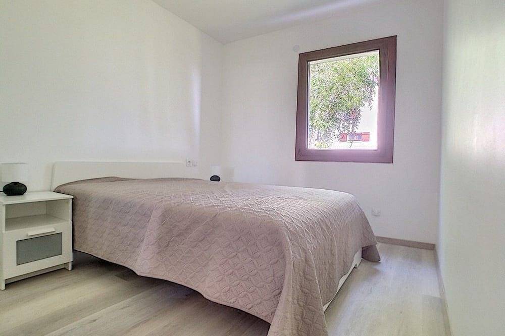 Ganze Wohnung, 40m2 apartment with terrace in Clairvaux-les-Lacs, Jura