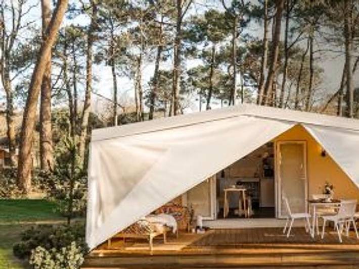 Tente pour 4 personnes, avec bassin pour enfant sur l' Île de Ré - 2