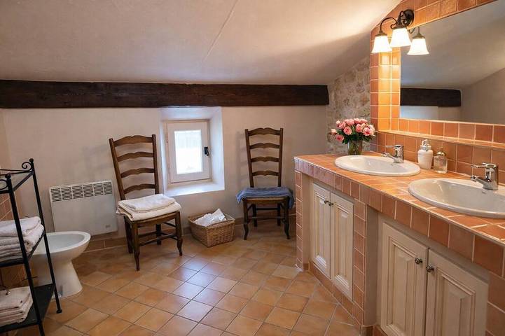 La Grange Blanche - Provencal farmhouse with swimming pool at the foot of Mont Ventoux in Sault, Parque natural regional del Mont Ventoux