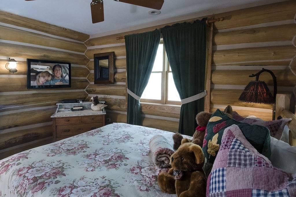 Erikas Dream - Handgefertigtes Blockhaus in der Nähe des Flusses in Fontana Lake