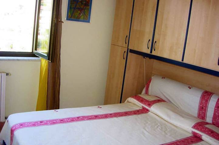 Ferienwohnung für 4 Personen, mit Balkon und Terrasse sowie Pool in Cipressa - 2