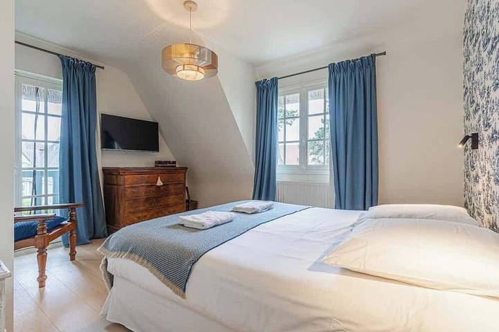 Luxueuse Maison 4 Chambres avec Piscine in Tourgéville, Region de Lisieux