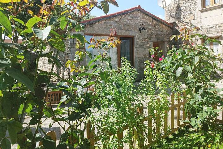 Holiday apartment for 3 people, with garden and hot tub - 1