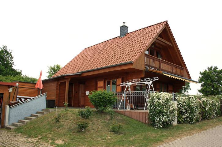 Ferienhaus für 6 Personen, mit Balkon und Garten sowie Sauna und Seeblick in Holldorf