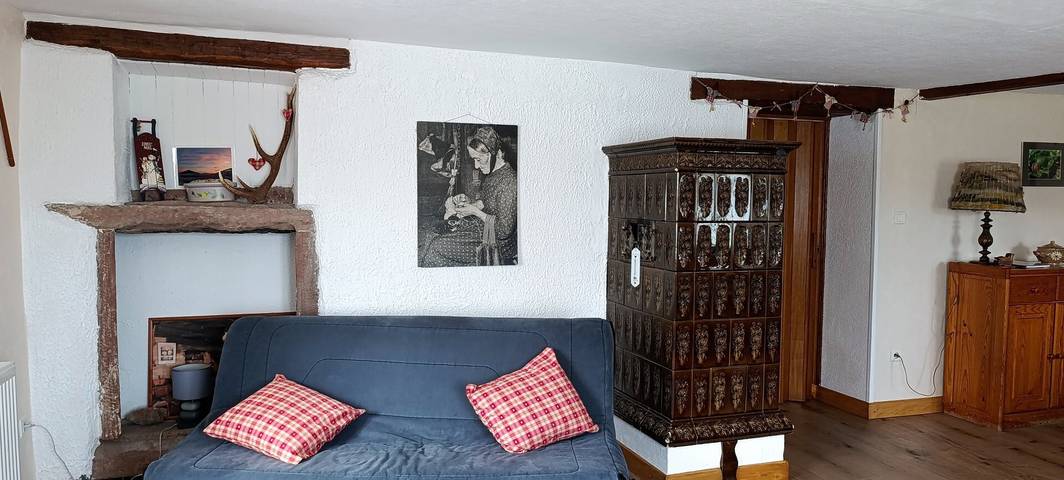 Casa de campo 'Gîte Sur Le Mont' com vista para a montanha, terraço privado e Wi-Fi in Lapoutroie, Parc naturel régional des Ballons des Vosges