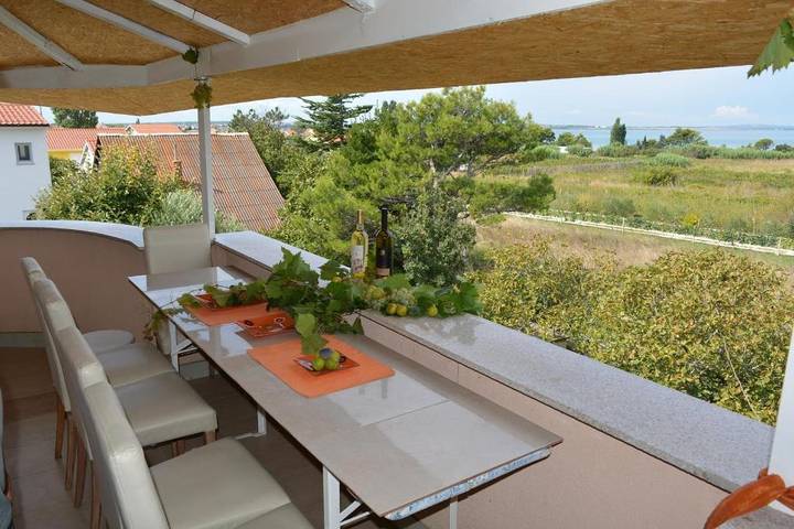 Ferienwohnung für 7 Personen, mit Terrasse in Vrsi