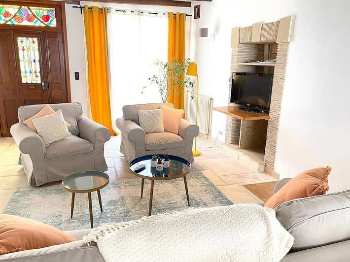 Location de vacances pour 6 personnes, avec jardin et terrasse, animaux acceptés à Chigny-les-Roses