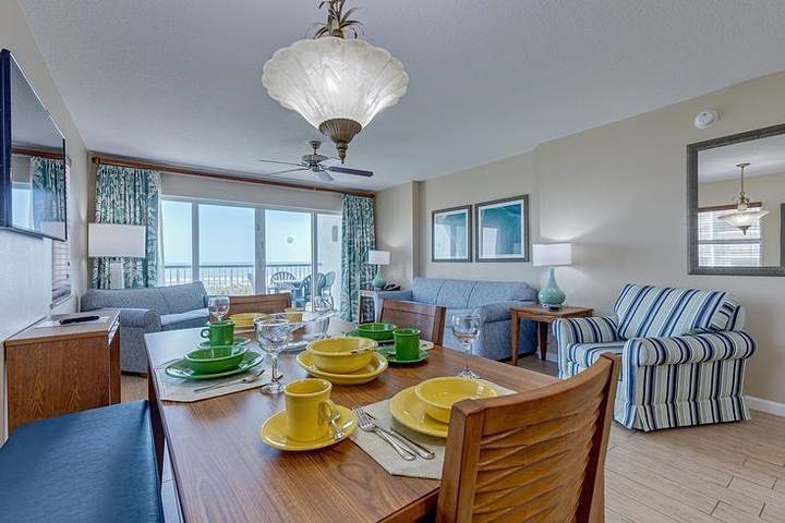 Vacation rental for 6 people, with pool and yard as well as balcony and sauna in Cocoa Beach
