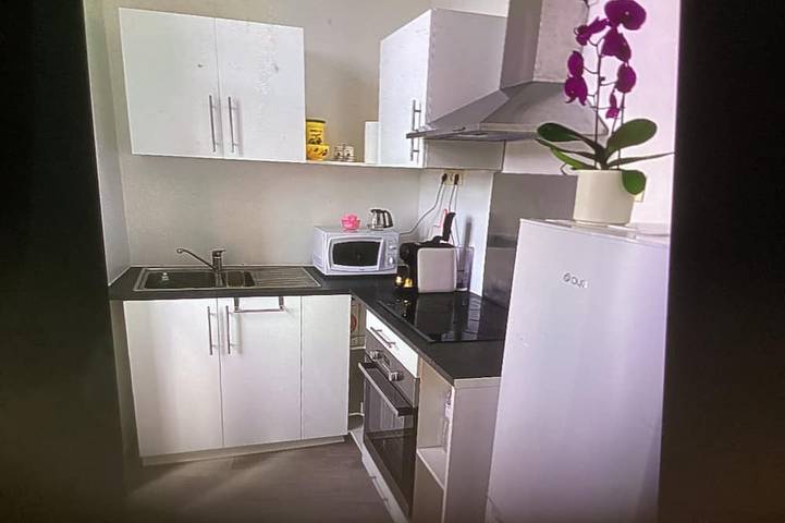 Ganze Wohnung, Apartment in the heart of the village, in a quiet location, with a panoramic view. in Forcalquier, Regionaler Naturpark Luberon