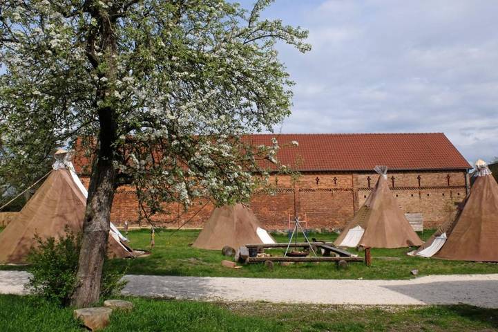 Camping für 4 Personen, mit Terrasse und Garten sowie Pool und Ausblick im Spreewald - 4