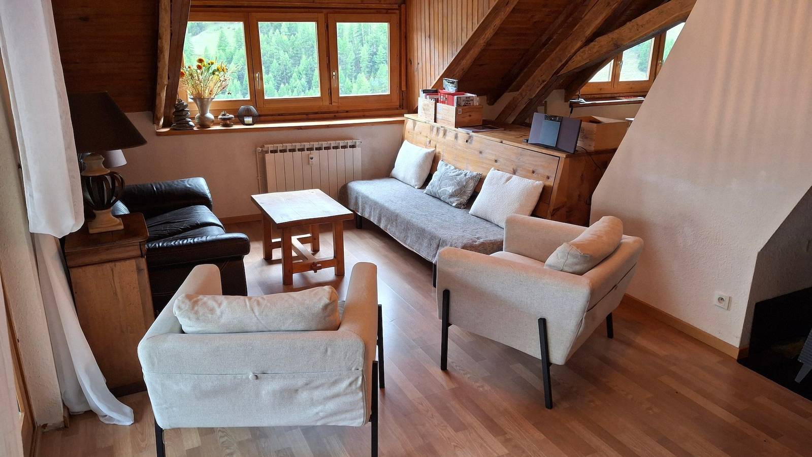 Maison de vacances 'À Molines En Queyras 8-15 Pers' avec vue sur la montagne, terrasse et Wi-Fi in Molines-en-Queyras, Queyras