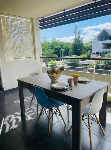 Gîte pour 2 personnes, avec terrasse et vue dans Plage de Saint-Leu