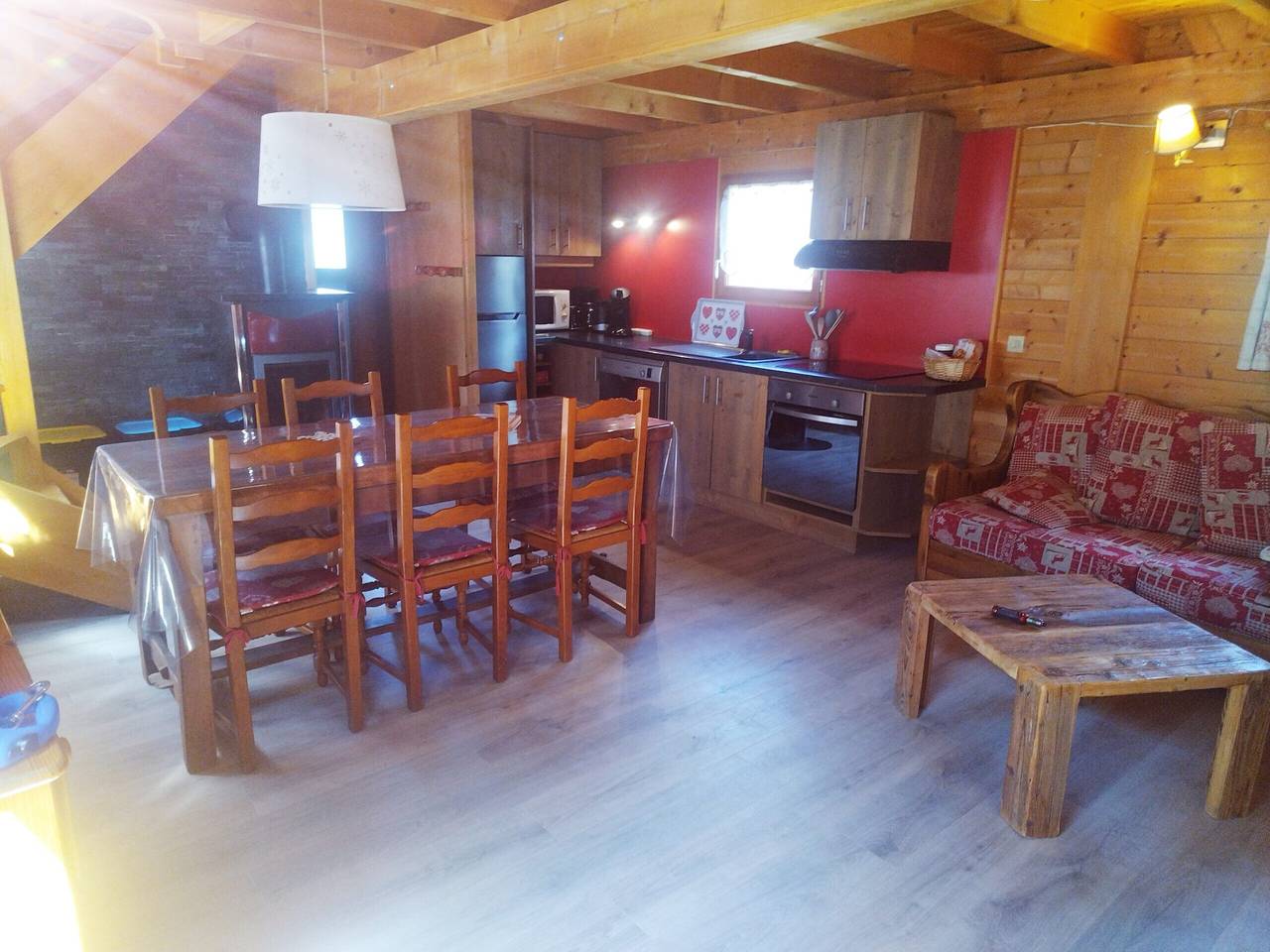 Chalet « 6p - Le Refuge Des Lhottis » avec vue montagne, terrasse privée et Wi-Fi in Verchaix, Région de Bonneville