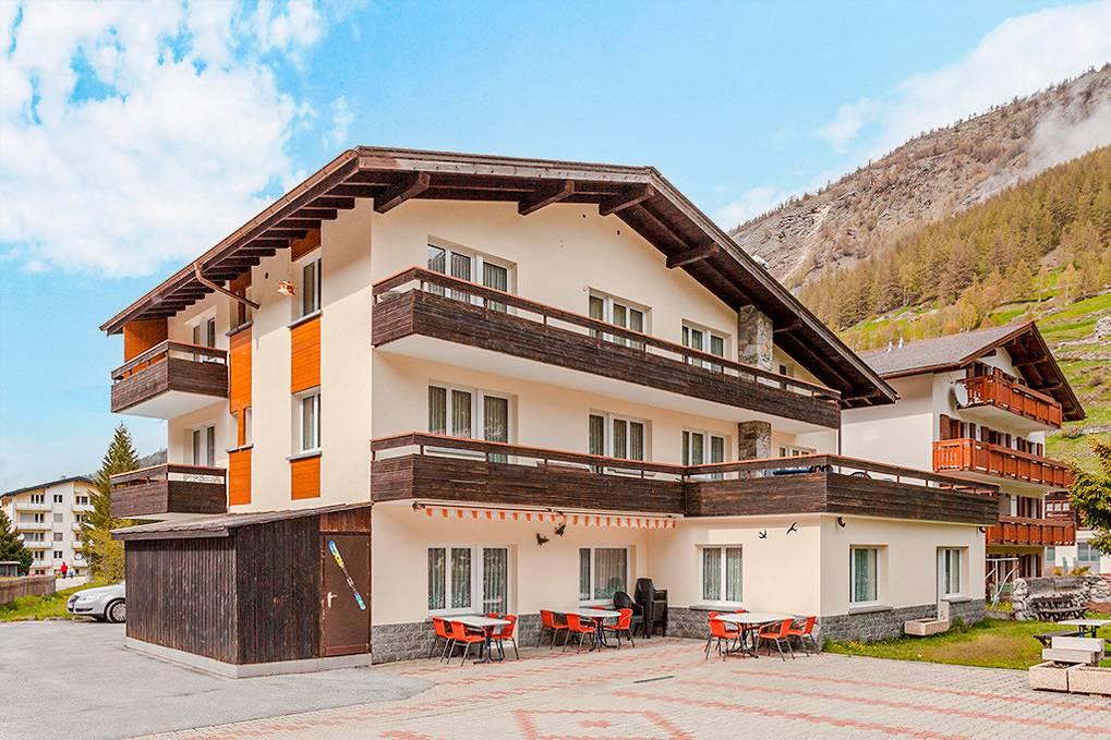 Holiday home for 29 people with view in Saas-Grund, Wallisian Alps