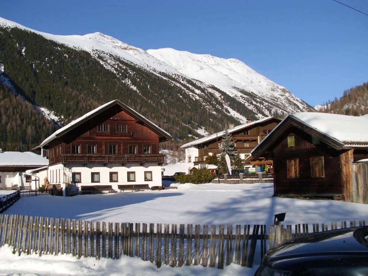 Geheel appartement, Haus Sonneck in Stubai Alps, Umhausen