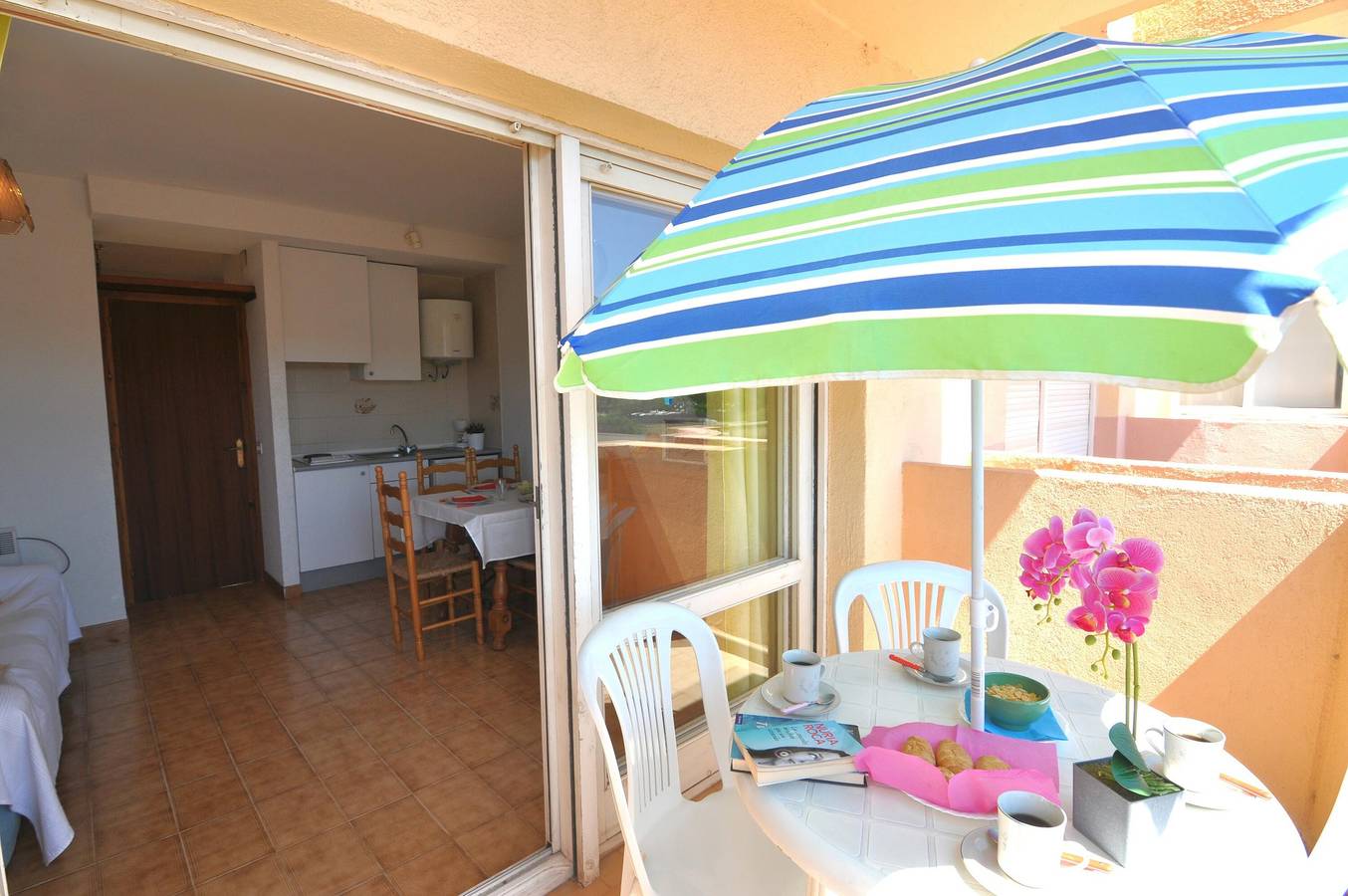 Studio entier, Studio à Roses, Costa Brava! Idéal pour 2 personnes, Proche de la Plage, Confortable et Equipé. Reserve maintenant! in Santa Margarida, Roses