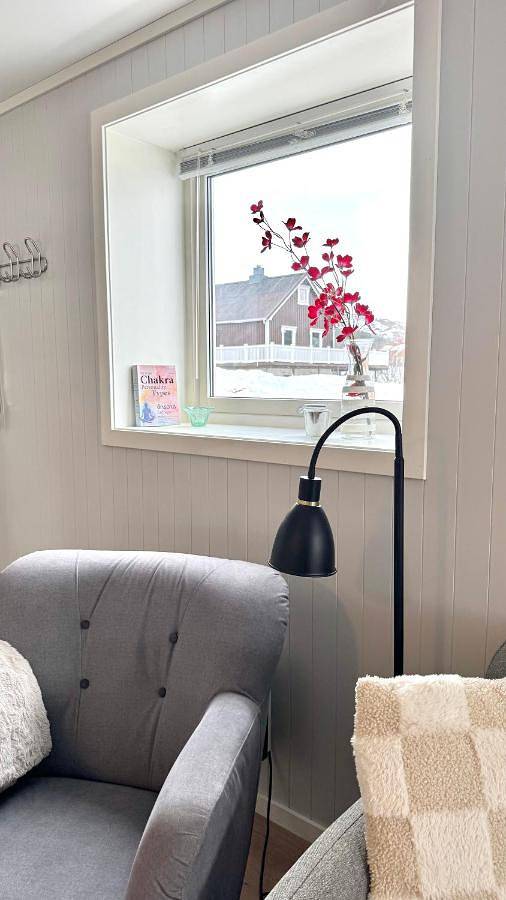 Gîte pour 3 personnes, avec terrasse et jardin à Leknes - 4