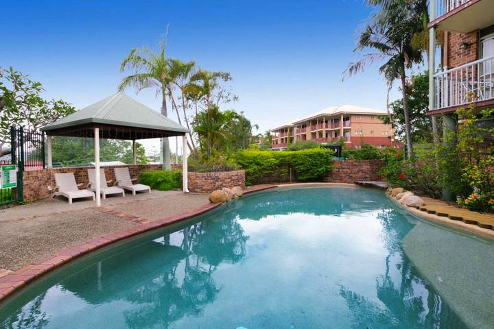 Appart’hôtel pour 4 personnes, avec jardin ainsi que vue et piscine