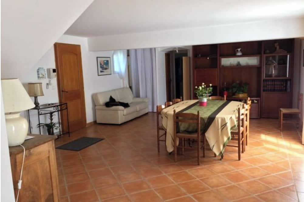 Magnificent Country Villa Near The Sea in La Farlède, Region de Toulon