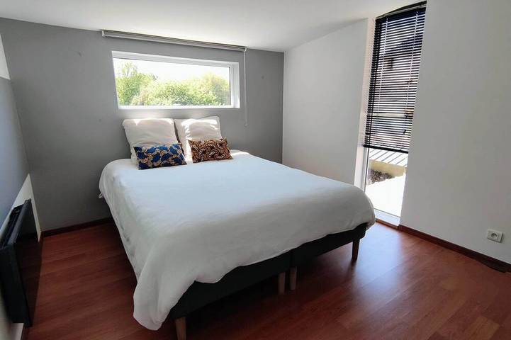 Location de vacances pour 17 personnes, avec terrasse ainsi que jacuzzi et jardin à Plonéour-Lanvern - 2