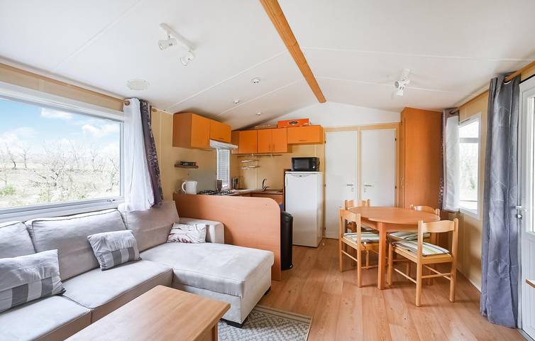 Chalet pour 6 personnes, avec terrasse dans le Gard - 4