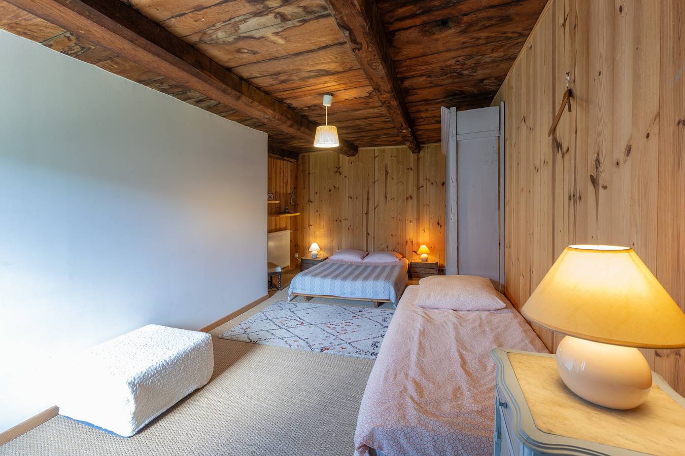 Appartement entier, Appartement 'La Ferme De Chalas - Appart'chambre' avec piscine partagée, terrasse partagée et Wi-Fi in Valgorge, Parc naturel régional des Monts d'Ardèche