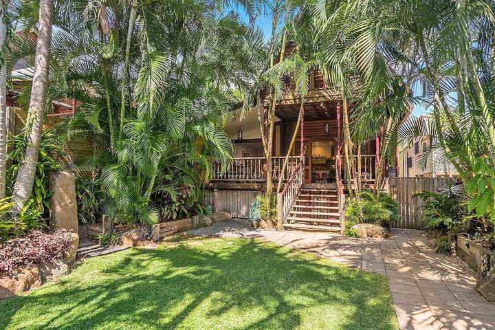 Holiday home for 10 people, with balcony in Byron Bay