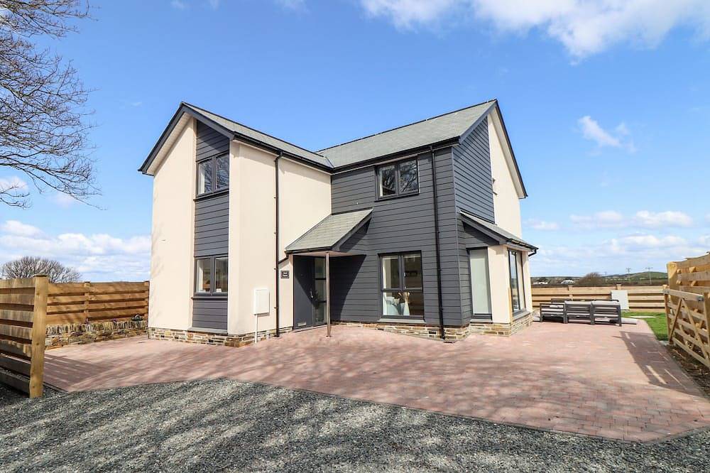 Amal Anpras, pet friendly, with a garden in Tintagel in Tintagel, Pentire Point - Widemouth