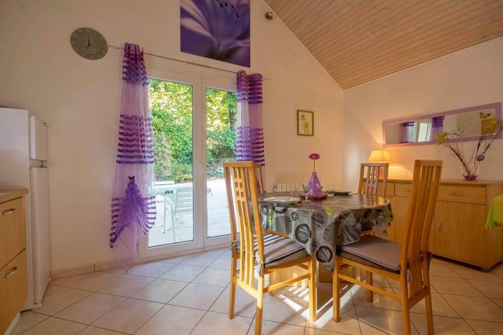 Gîte pour 2 personnes, avec Terrasse et Jardin à Landévant - 4