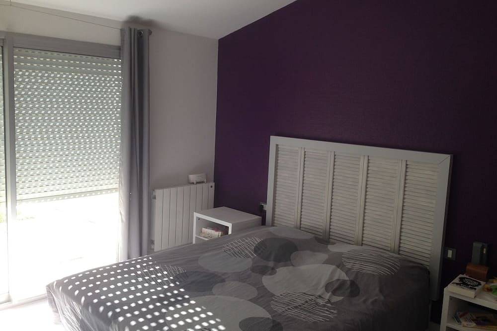 Maison tout confort avec piscine et terrain de tennis dans le marais poitevin in Saint-Jean-de-Liversay, Région de La Rochelle