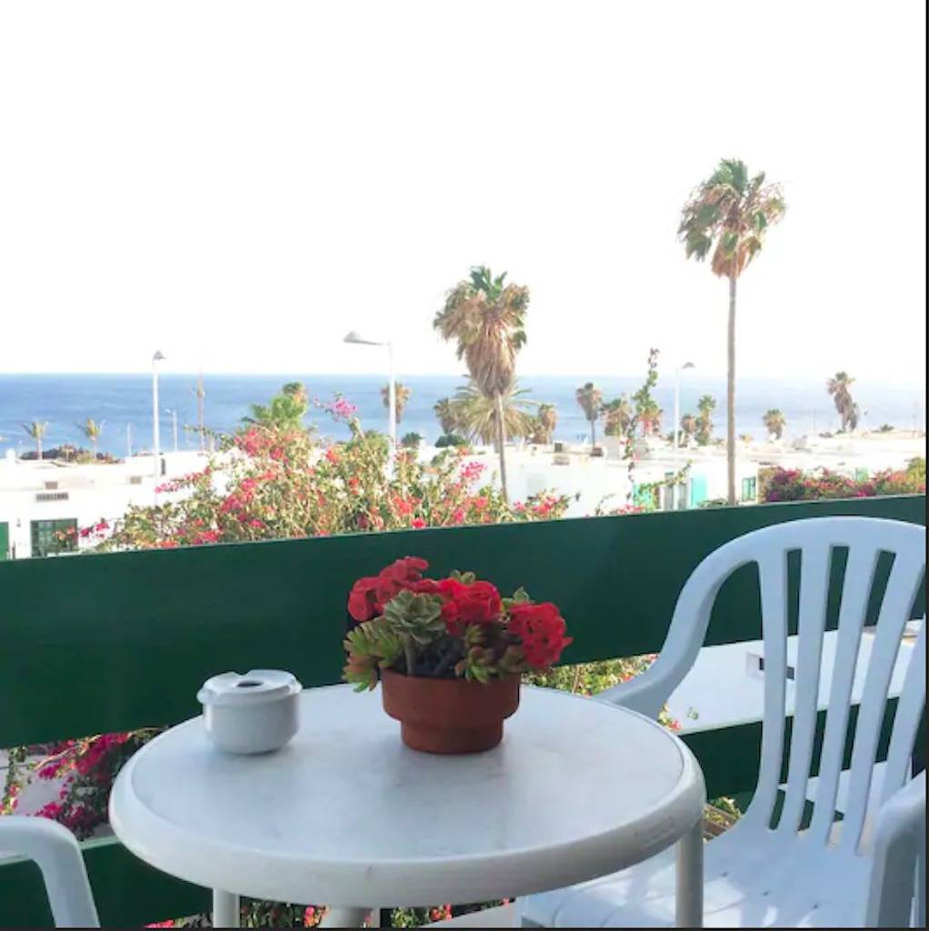 Ganze Wohnung, Elegantes Apartment in traumhafter Lage am Strand mit Wlan, Balkon & herrlichem Meerblick in Puerto Del Carmen, Tías