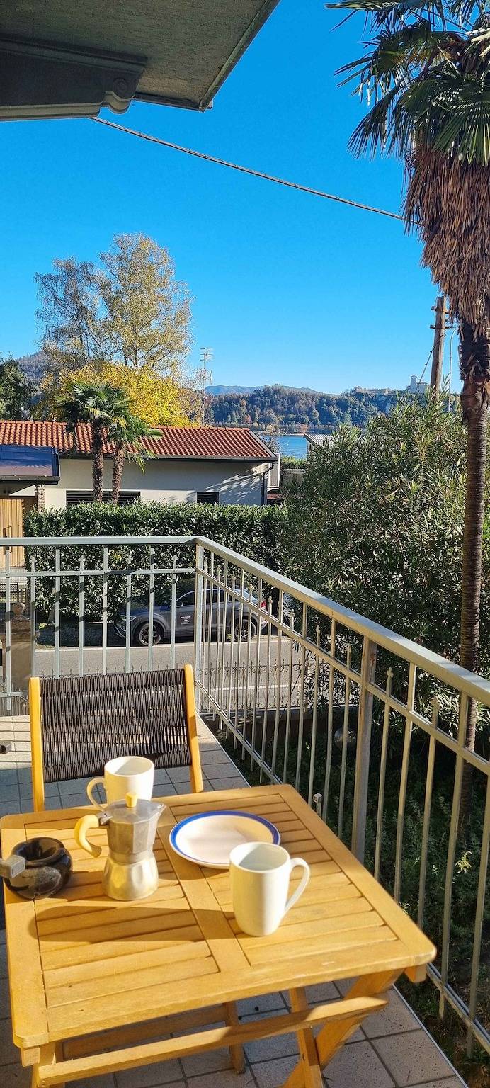 Appartamento per 4 persone, con balcone a Comune di Arona