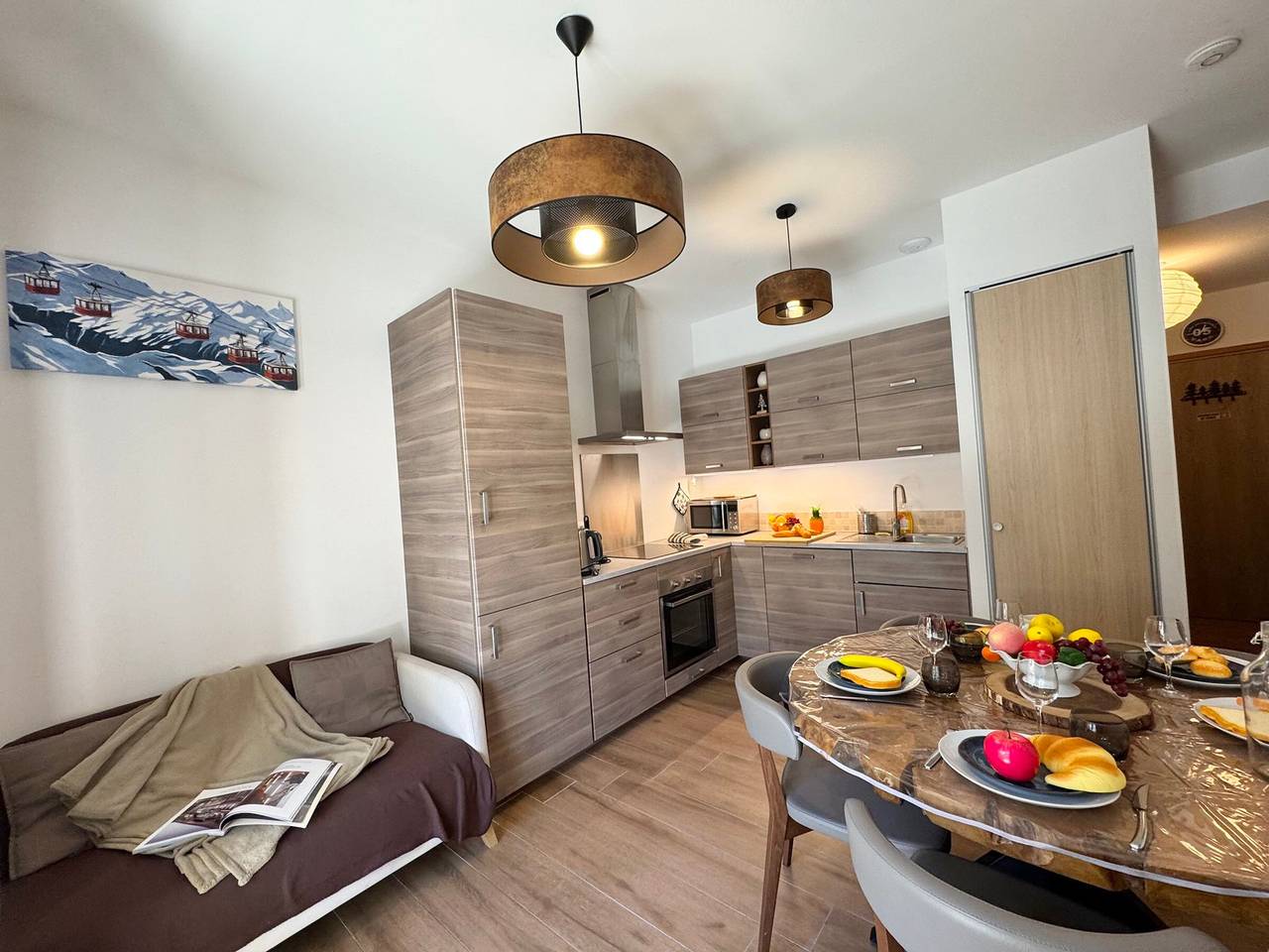 Appartement entier, Appartement cosy proche pistes, commerces et Wi-Fi inclus in Vars, Région de Briançon