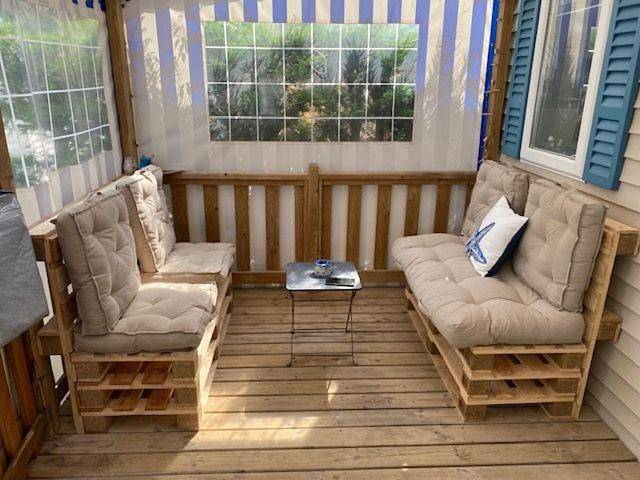 Parc de vacances pour 4 personnes, avec piscine ainsi que terrasse et sauna en Charente-Maritime - 2