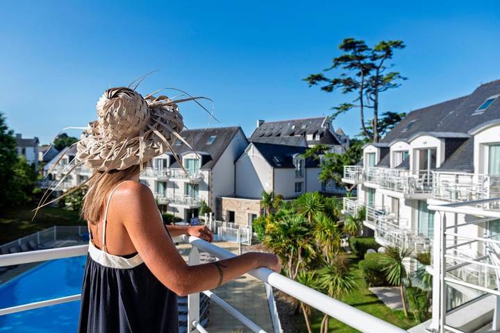 Appart’hôtel pour 6 personnes, avec piscine ainsi que jardin et bassin pour enfant