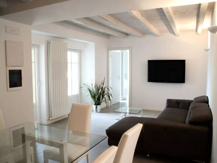 Appartement entier, 6 Pièces 6 Personnes in Castro (Iseo), Lac d'Iseo