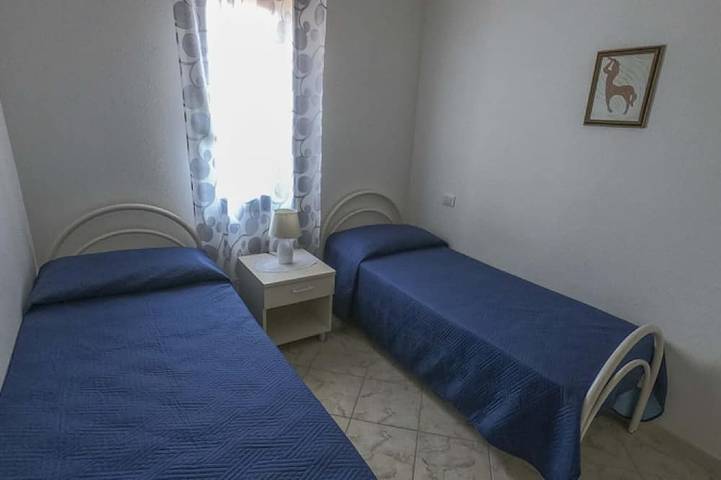 Gîte pour 6 personnes, avec jardin à Cala Liberotto - 3