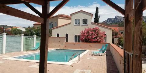 Maison de vacances pour 5 personnes, avec vue ainsi que piscine et jardin dans les Pyrénées-Orientales