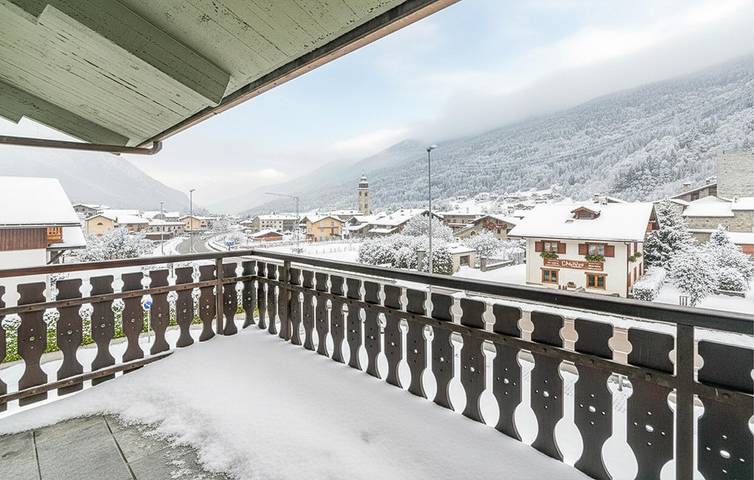 Appartamento intero, Appartamento con vista sulle montagne, parcheggio e terrazza in Morgex, Comune di Morgex